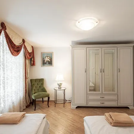 Airhome - Old Dominican Monastery タリン