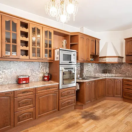 Airhome - Old Dominican Monastery アパート