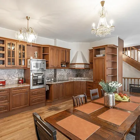 Airhome - Old Dominican Monastery