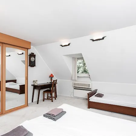 Airhome - Old Dominican Monastery Apartment